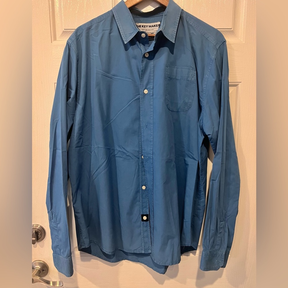Descendant of Thieves - size large long sleeved button down